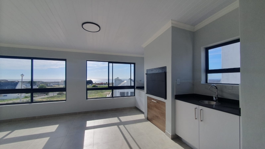 4 Bedroom Property for Sale in Da Gama Bay Western Cape